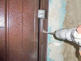 Установка металлических входных дверей в Тутаеве